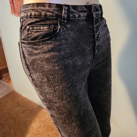 Black stonewash button up skinny jeans - Picture 3 of 7